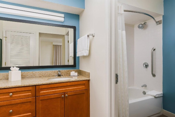 Residence Inn by Marriott Hartford Windsor image 6